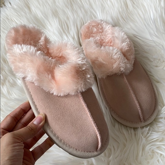 Shoes - Pink Suede Fur Slippers 6